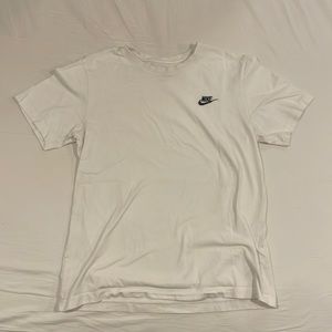 White Nike Tee Sz M (NEW)